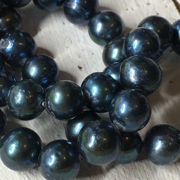 Freshwater Pearl Necklace - Picture 5 of 9